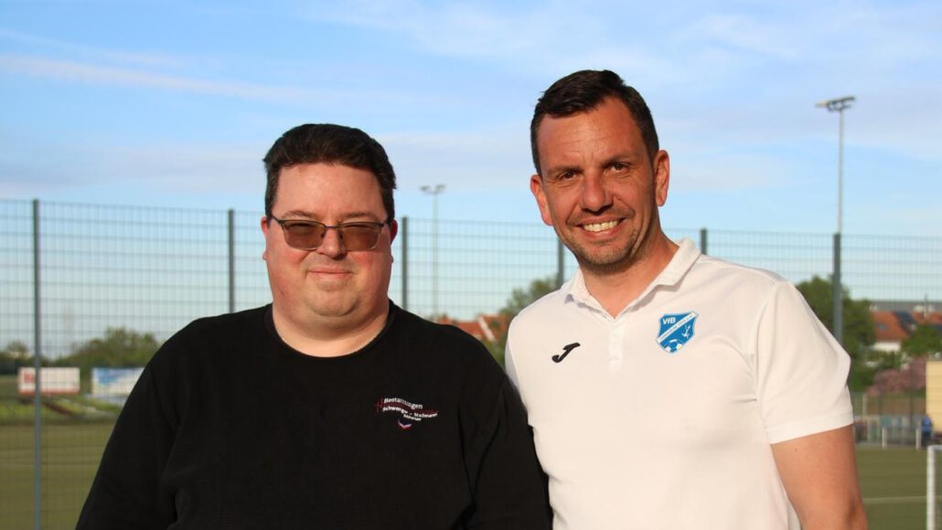 Andreas Sommer (Bestattungen Böhmer), Nico Hauf (VfB-Vorstand)