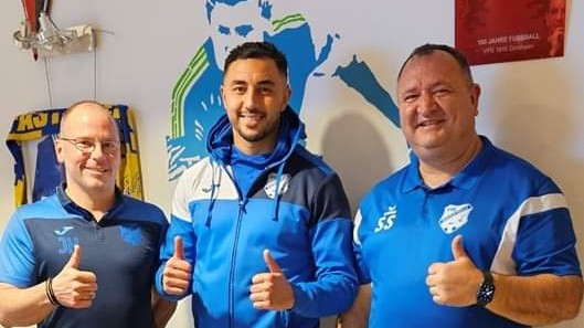 Read more about the article Aziz Bouhaddouz – VfB Ginsheim verpflichtet ehemaligen Nationalspieler